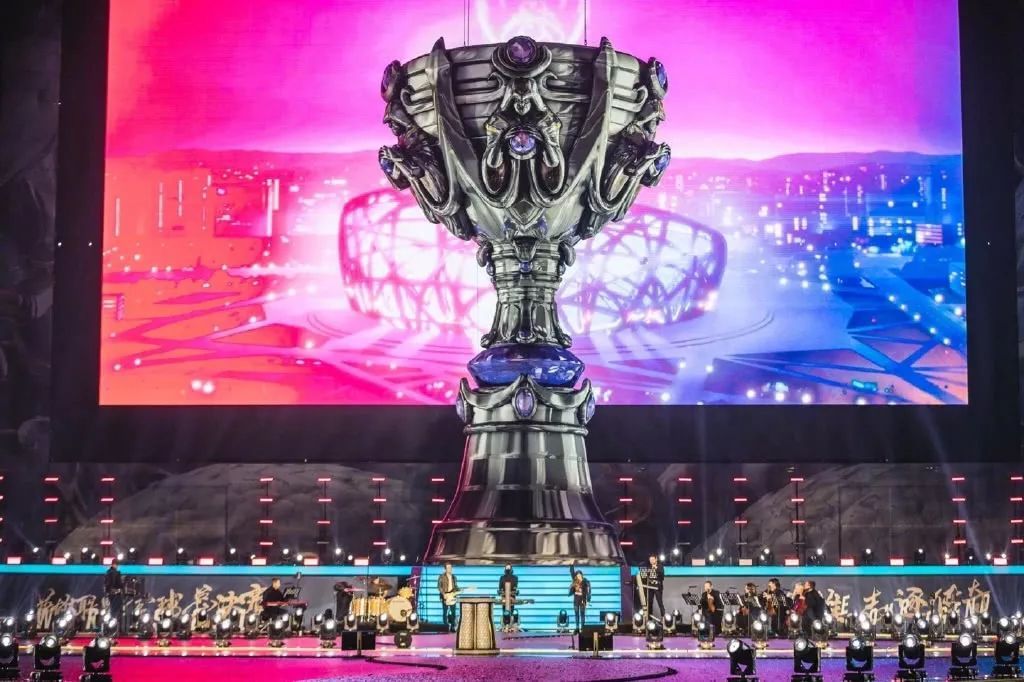 【前瞻】2025 LPL春季赛 BLG vs EDG，EDG状态正佳不败金身难破