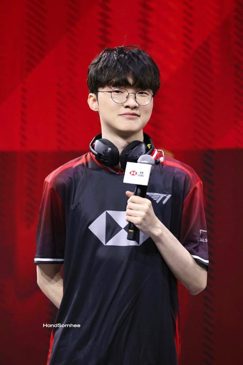 欧美权威媒体Dexerto选定2022 TOP5 最佳英雄联盟选手。其中TOP 3被LCK赛区包揽，4、5位来自LPL赛区。